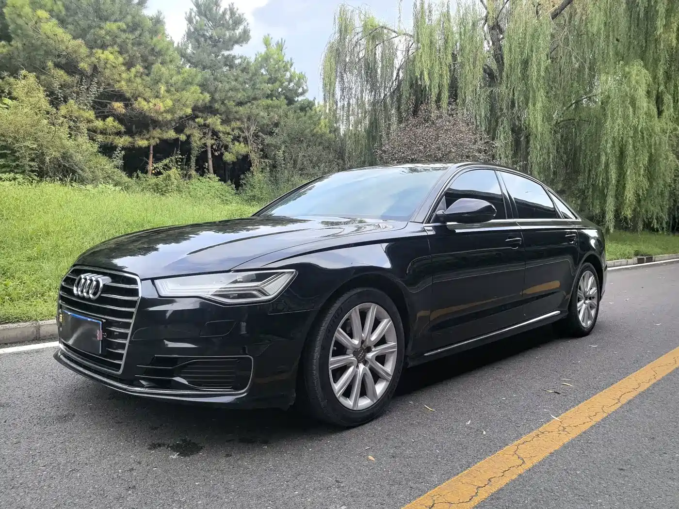 Фото 1 - Audi A6L