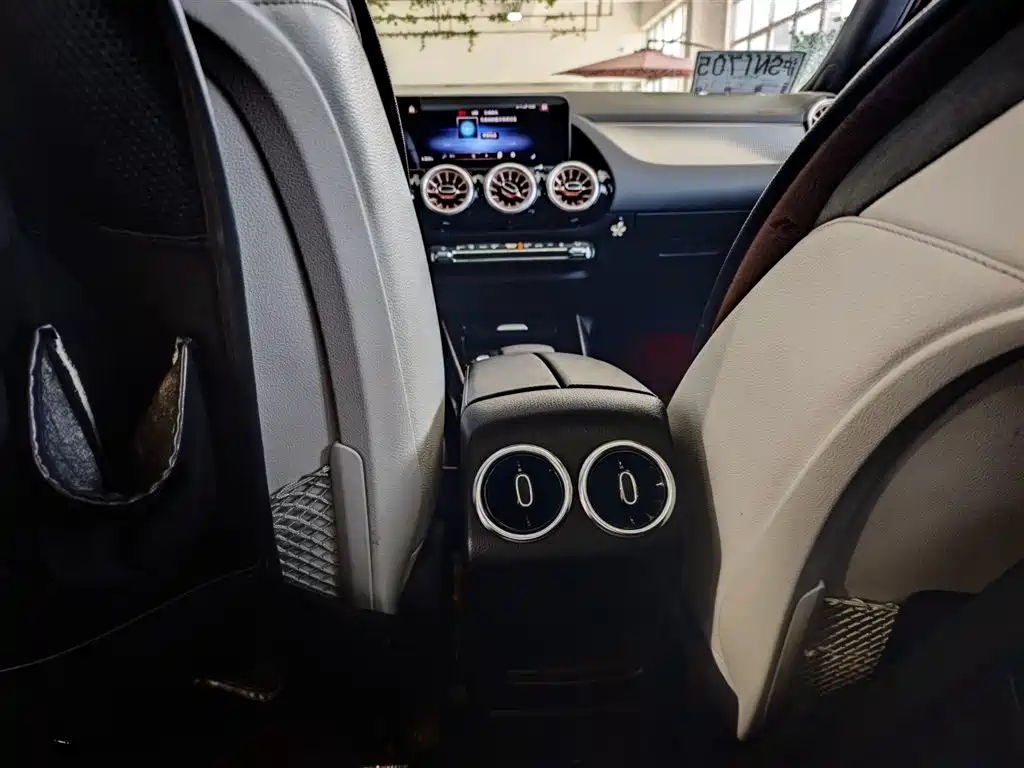 Mercedes-Benz EQA 2022 EQA 300 4MATIC Launch Special Edition фото 23