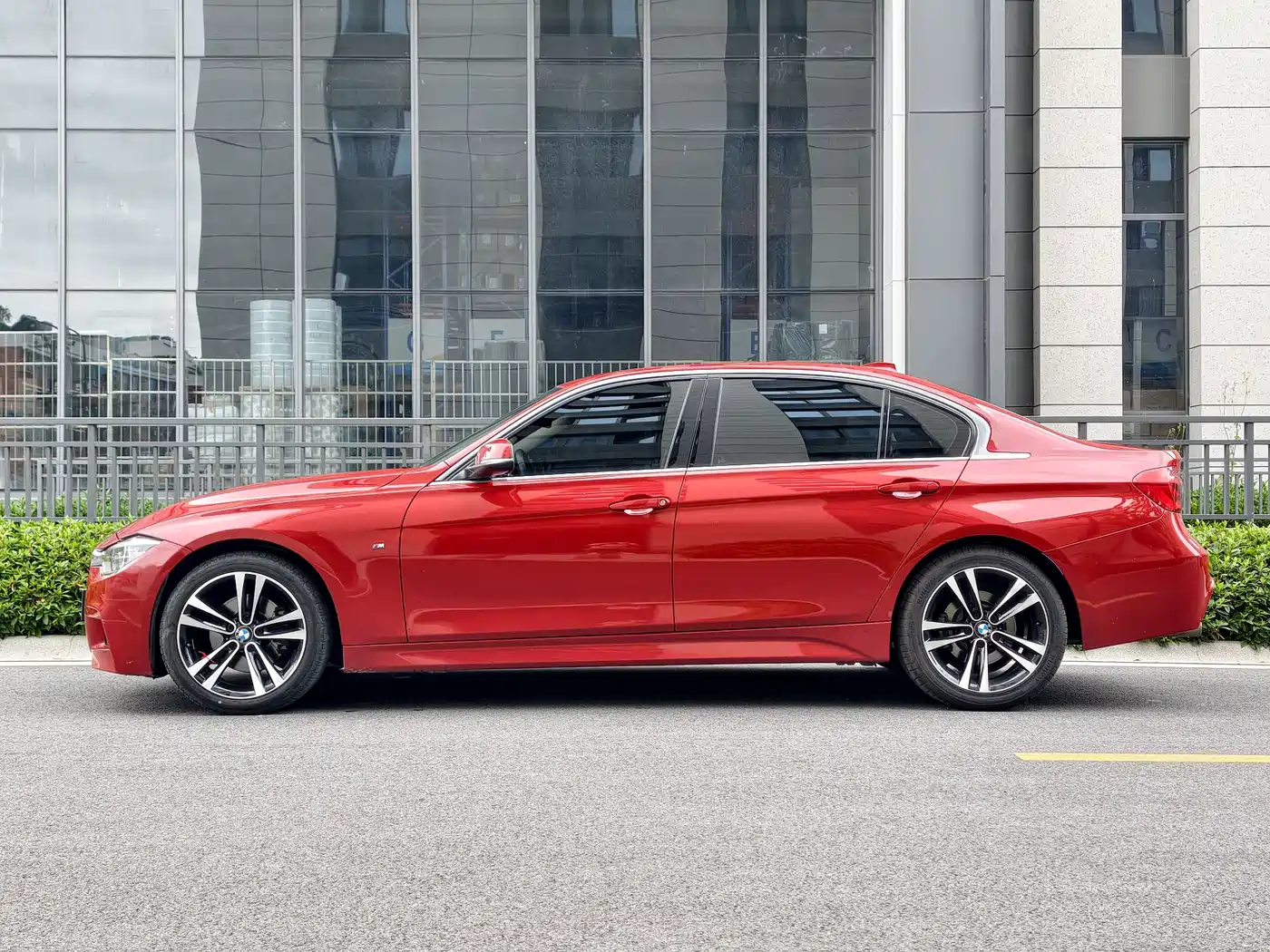BMW 3 Series 2019 320Li M Sport Package фото 2