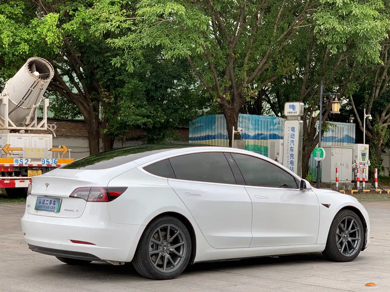 Photo 17 - Tesla Model 3
