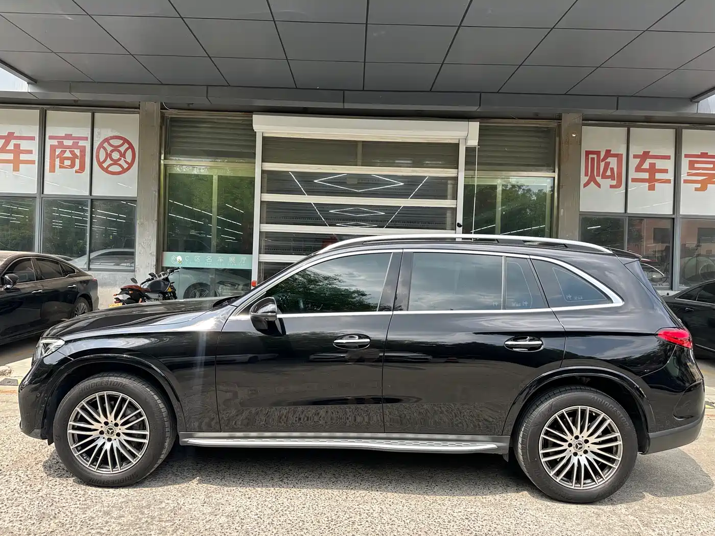 Mercedes-Benz GLC 2023 Facelift GLC 300 L 4MATIC Sport 5-Seater фото 3