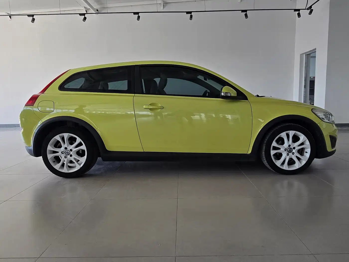 Volvo C30 2012 2012 2.0L Aktiv Dynamic Pack