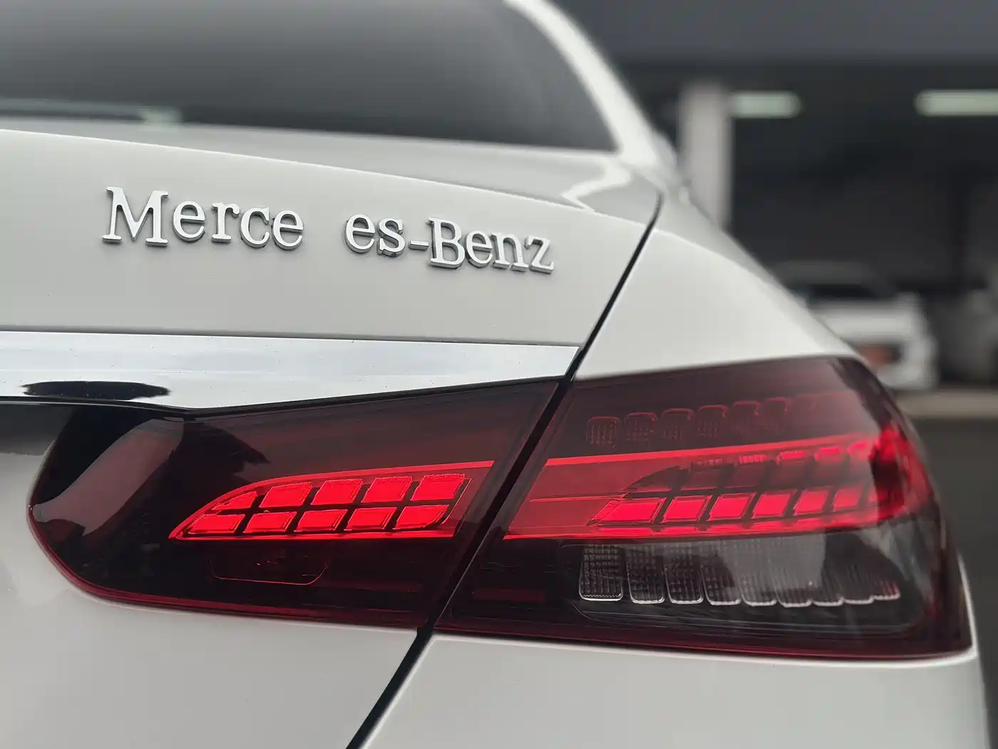 MERCEDES-BENZ E CLASS