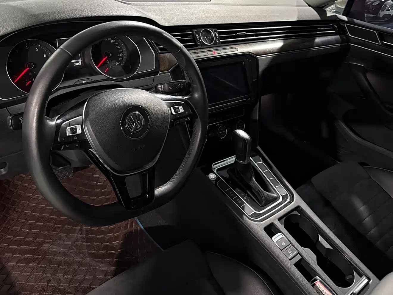 Volkswagen Magotan 2017 380TSI DSG Luxury фото 11