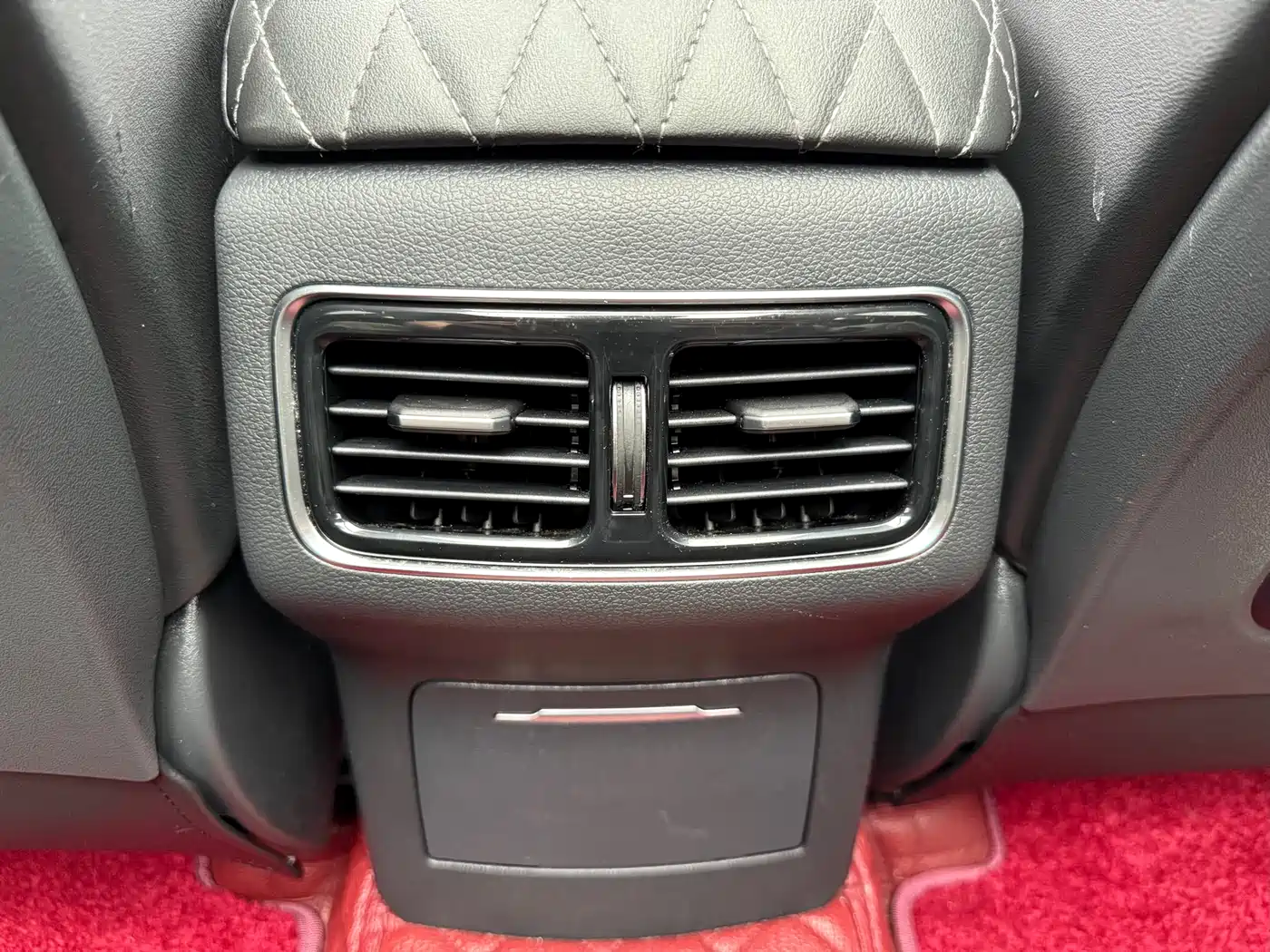 Hongqi HS5 2022 Facelift 2.0T Smart Flag Enjoyment AWD Edition фото 15