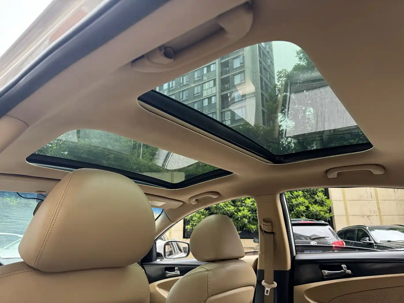Hyundai Sonata 2011 2.0L Auto Supreme Edition фото 14