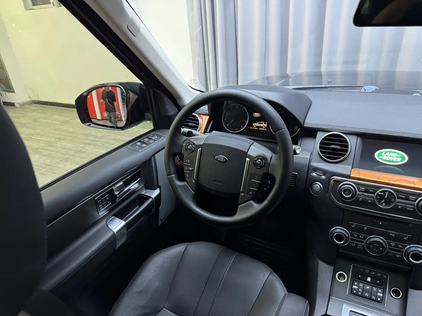 Фото 9 - Land Rover Discovery
