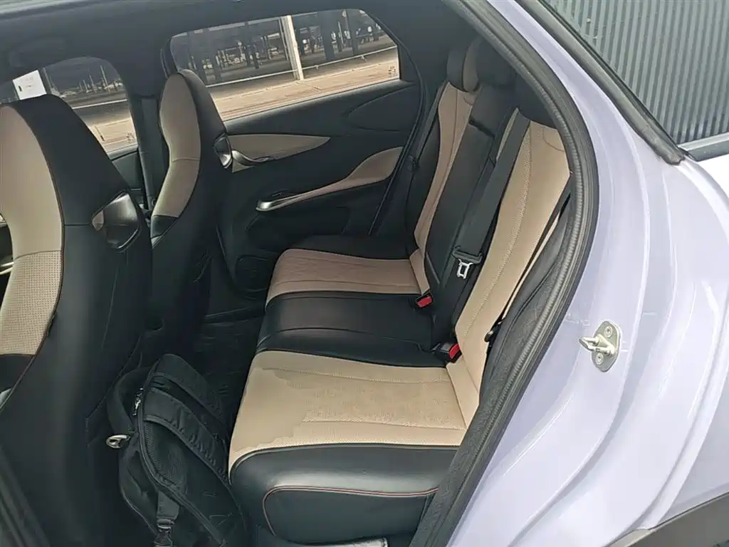 BYD Dolphin 2024 Glory Edition 420km Fashion Edition фото 17