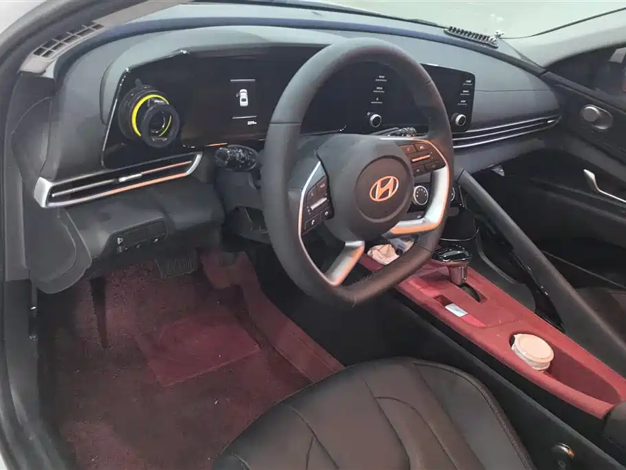 Hyundai Elantra 2023 1.5L CVT GLX Elite Edition фото 12