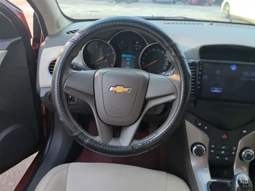 Chevrolet Cruze 2015 1.5L Classic SE MT фото 11