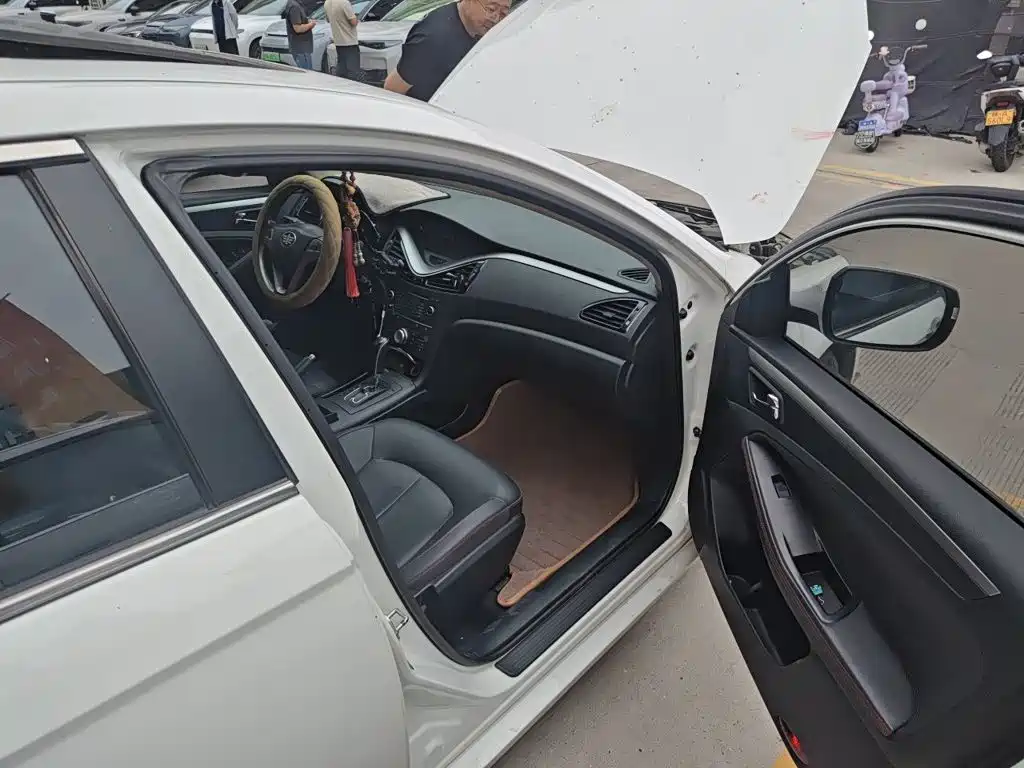 Besturn B70 2014 2014 2.0L Automatic Luxury