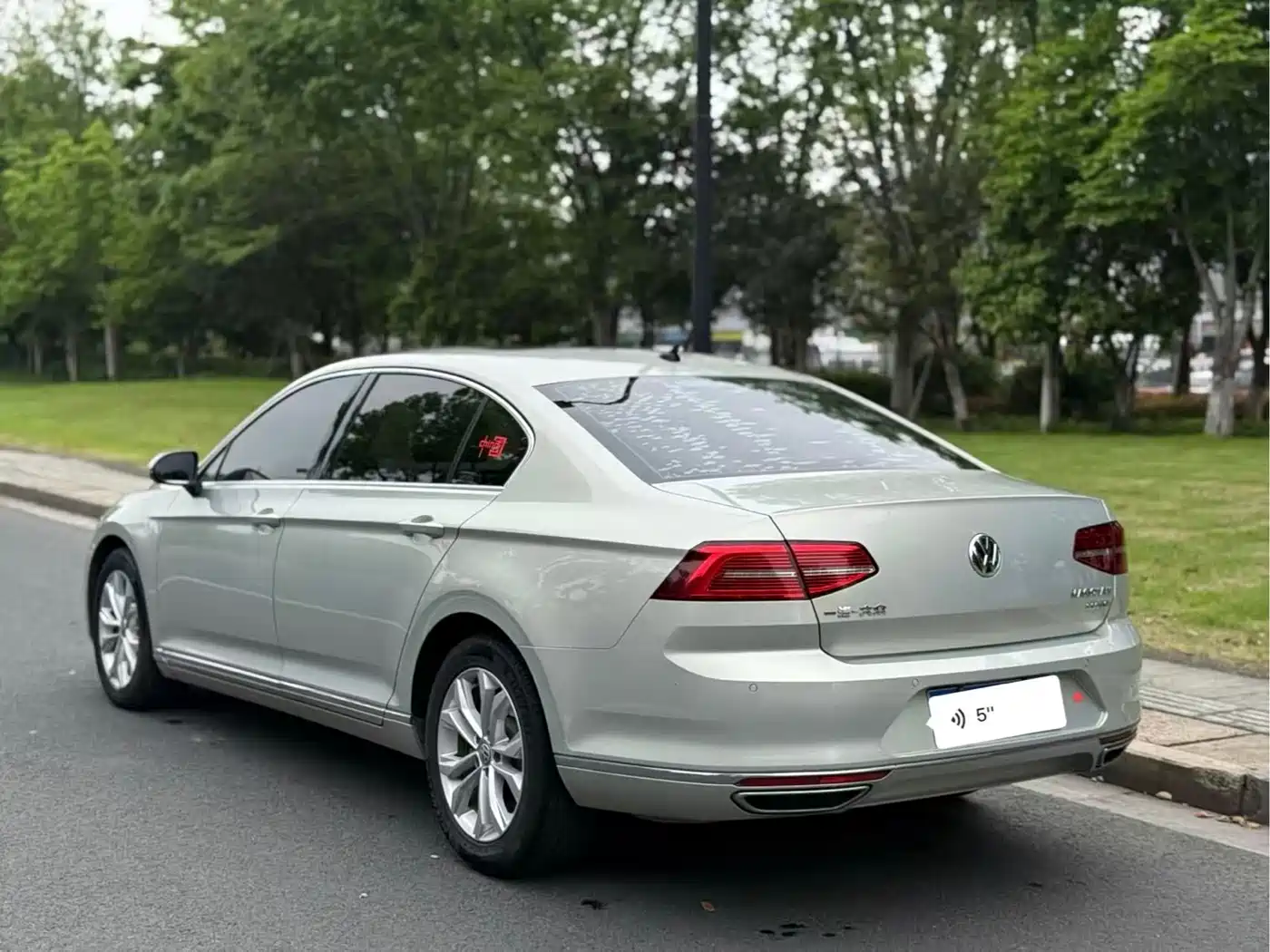 Volkswagen Magotan 2018 Facelift 330TSI DSG Luxury фото 8