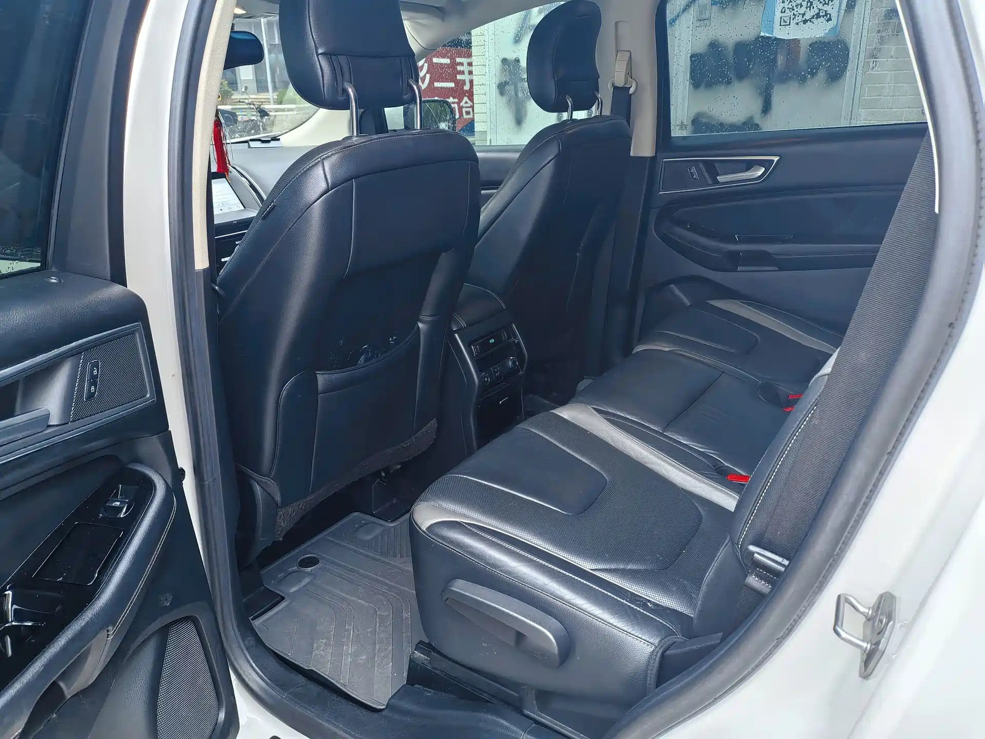 Фото 7 - Ford Edge