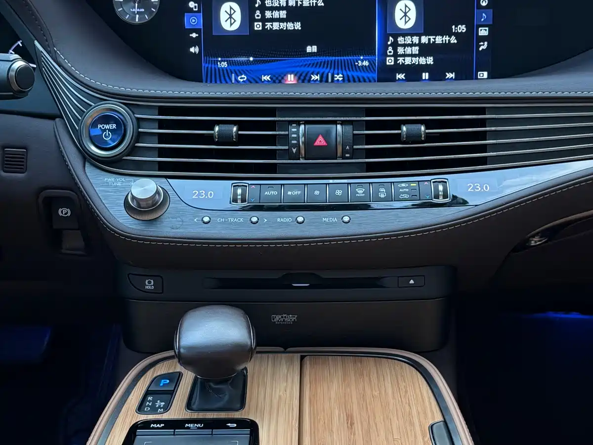 LEXUS LS