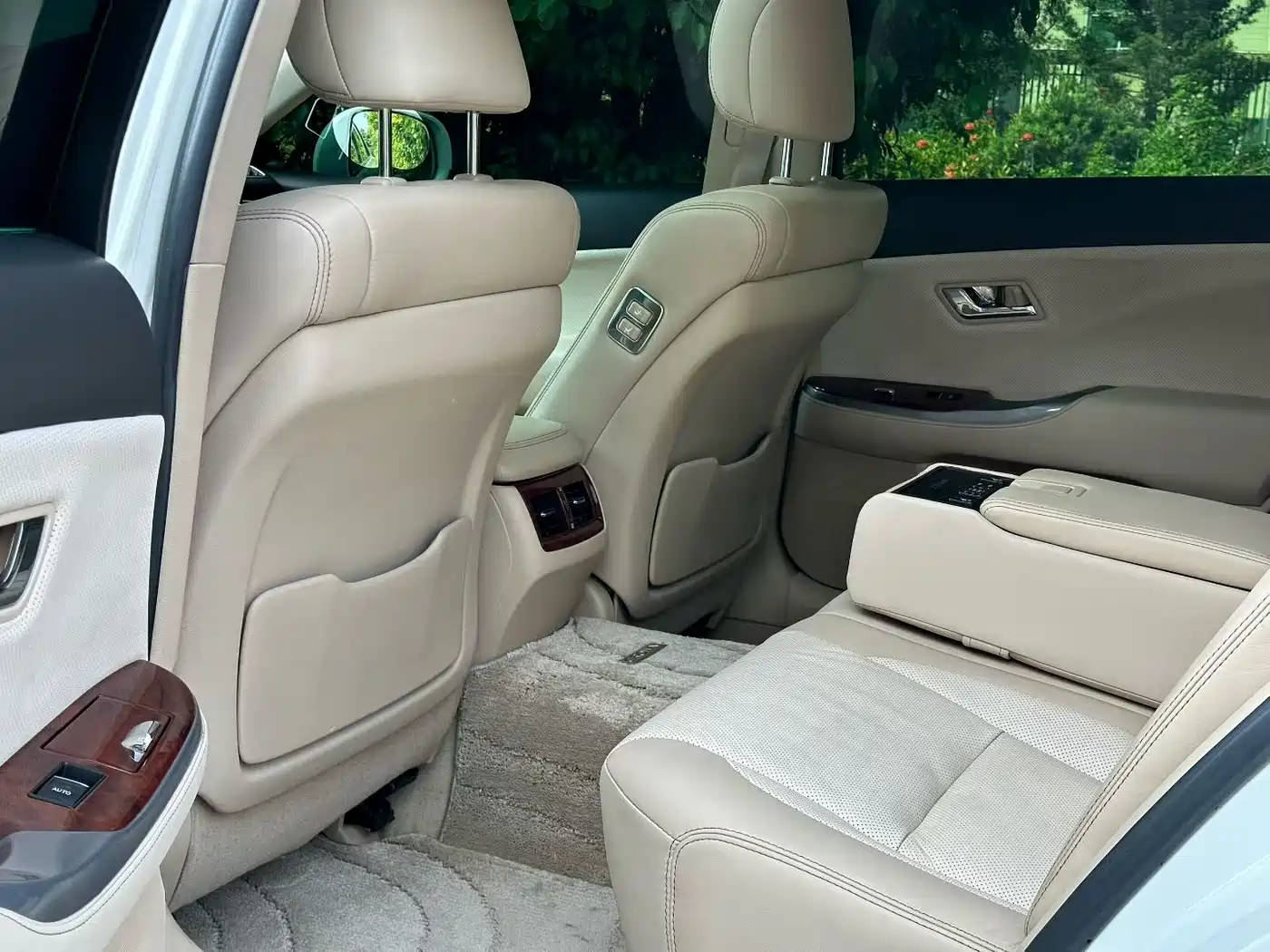 Toyota Crown 2012 2.5L Royal Leather Edition фото 12