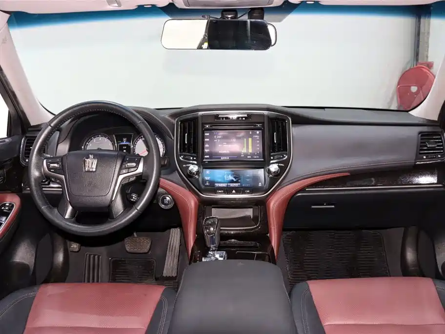 Toyota Crown 2018 2.0T Sport Edition фото 12