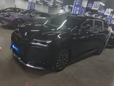 Wuling Starlight 730