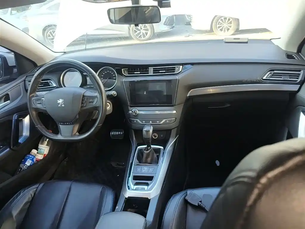 Peugeot 408 2014 1.8L Automatic Luxury Edition фото 10