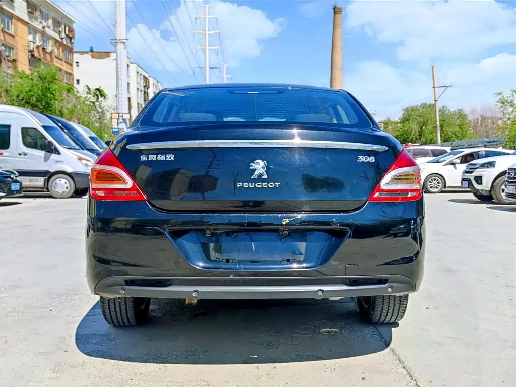 Peugeot 308 2013 Model 1.6L Automatic Superior Style фото 5