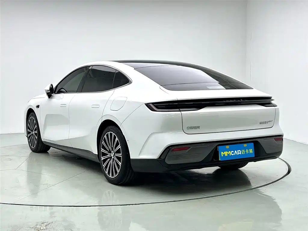 Geely Galaxy Galaxy Xingyao 8 2025 130km EM-P Starship Edition фото 3