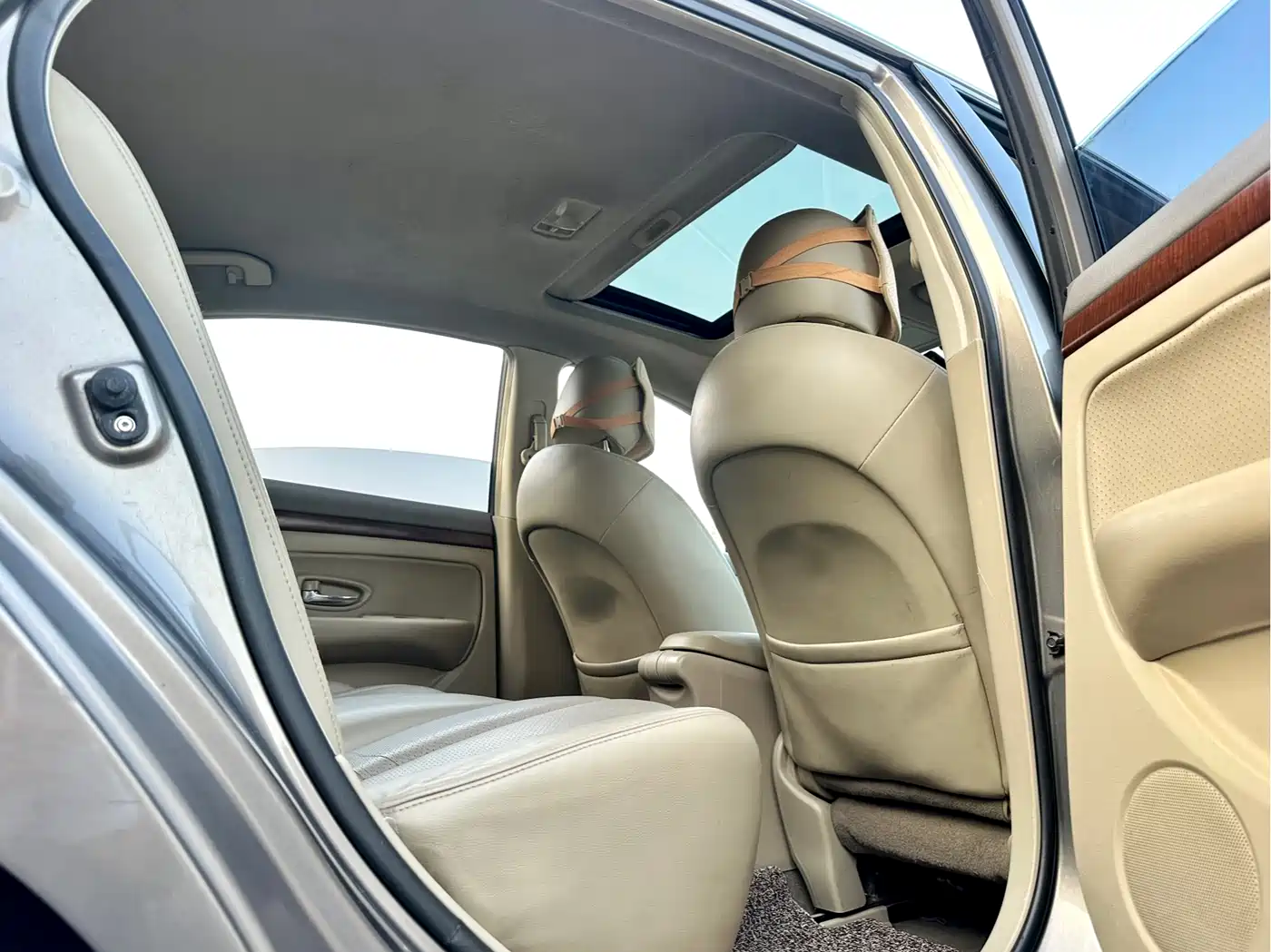 Nissan Sylphy 2010 2009 Model 1.6XL Automatic Luxury Sunroof Edition
