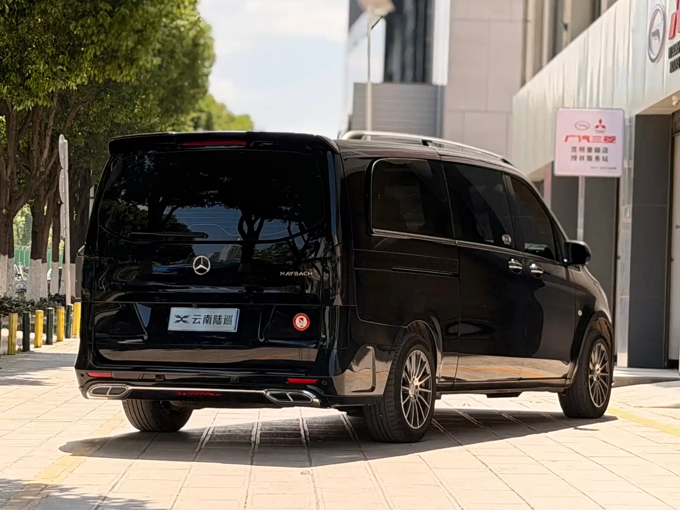 Mercedes-Benz Vito 2023 2.0T Elite 7-Seater фото 4