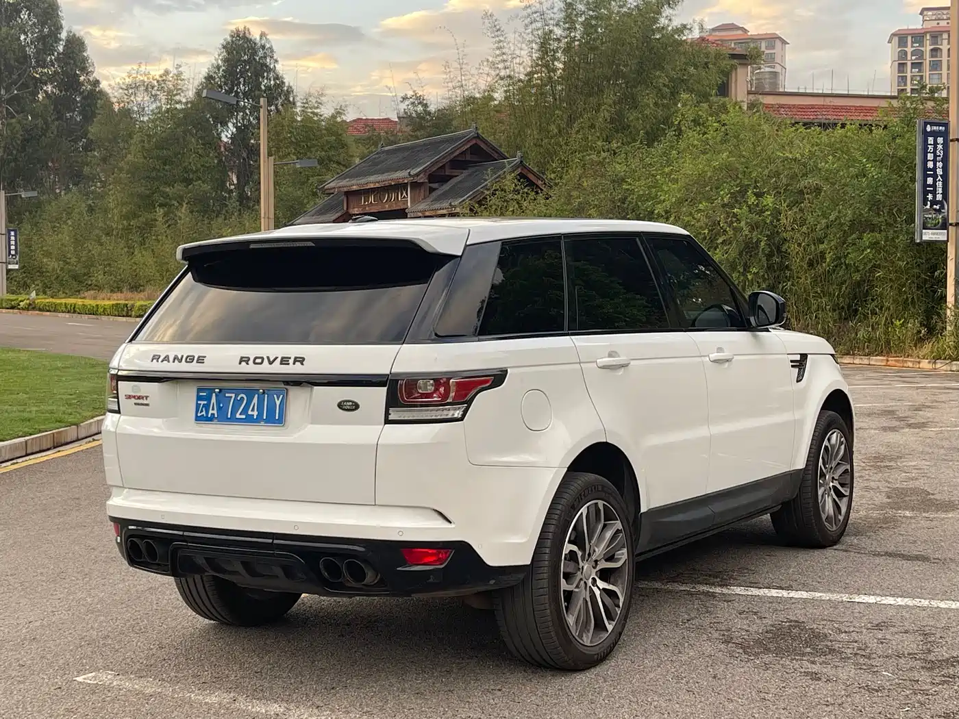 Land Rover Range Rover Sport 2016 Model 3.0 SC V6 HSE фото 4