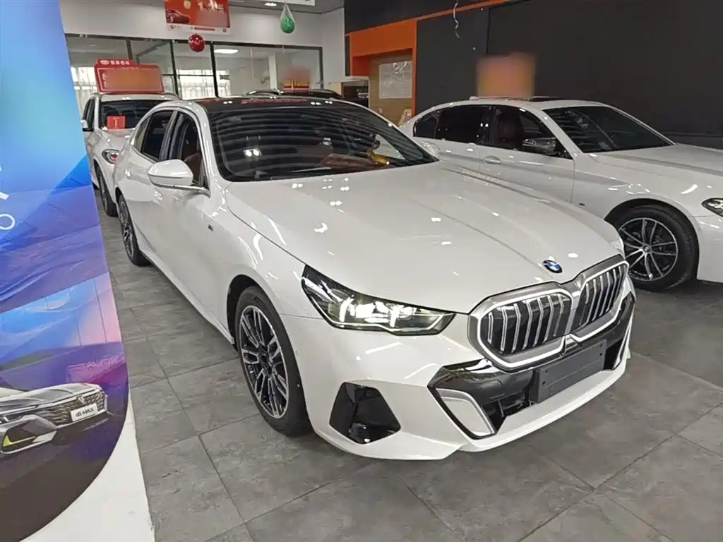 BMW 5 Series 2024 525Li M Sport Package фото 4