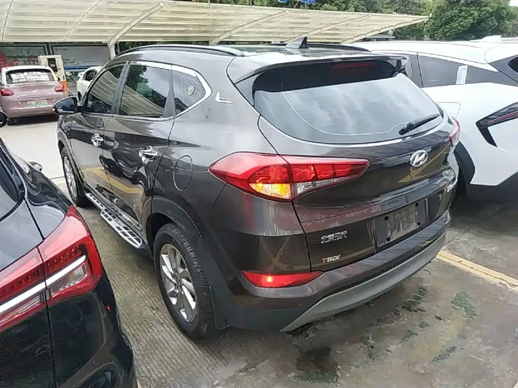 Hyundai Tucson 2018 1.6T DCT 2WD 15th Anniversary Special Edition фото 5
