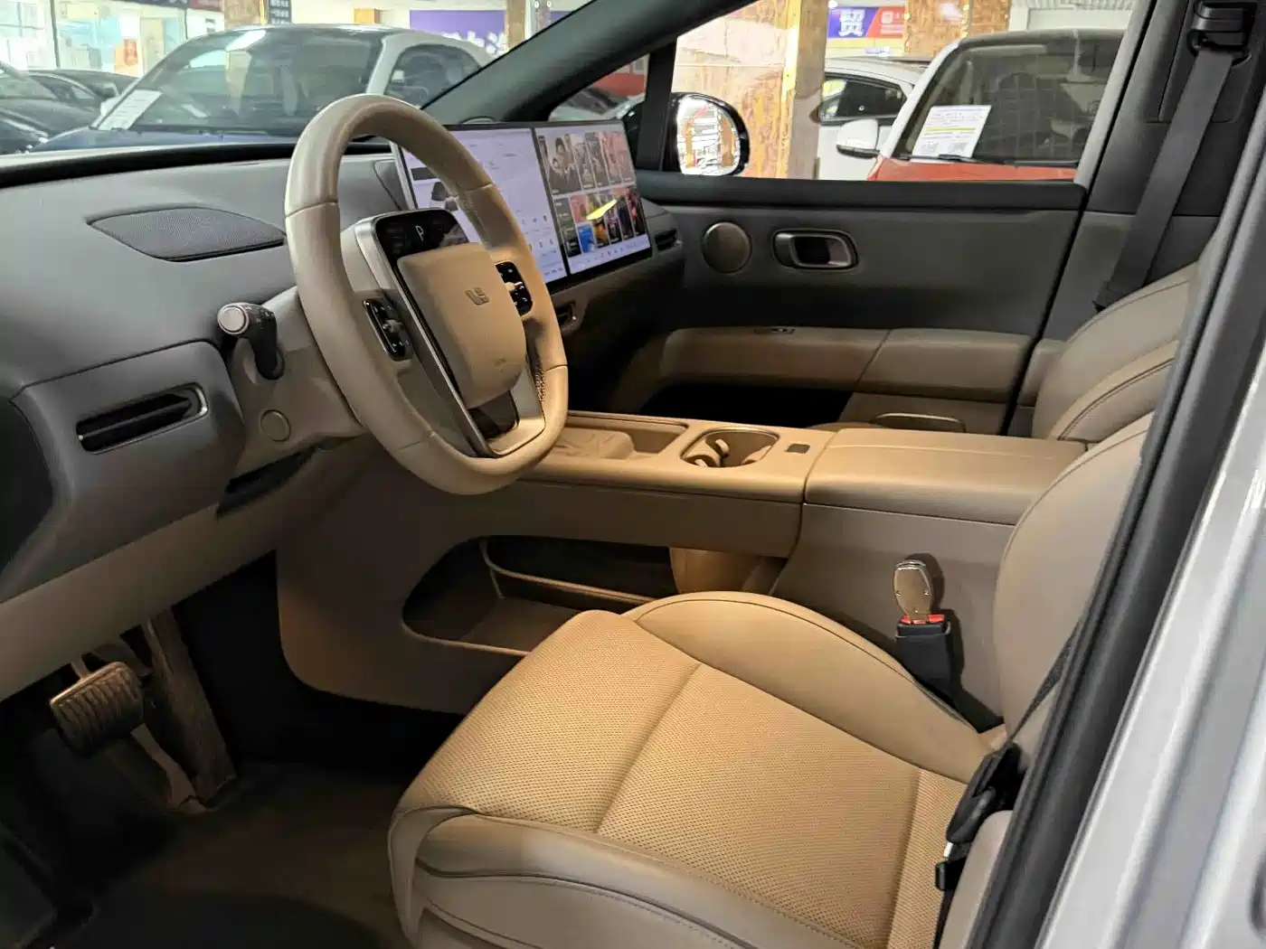 Фото 6 - Li Auto i6