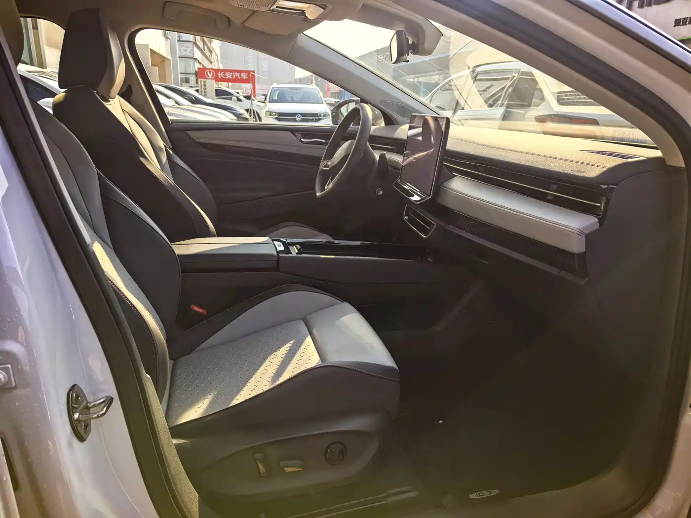 VOLKSWAGEN ID.7 VIZZION