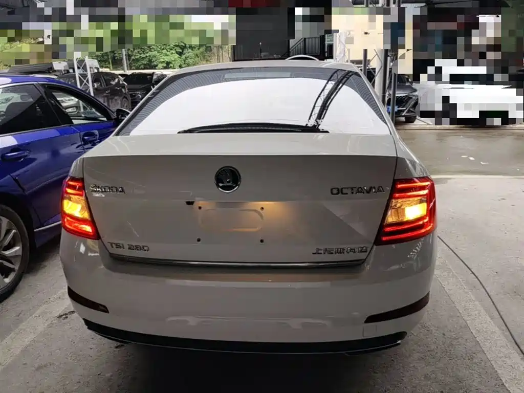 Škoda Octavia 2017 TSI280 DSG ZhiXing фото 6