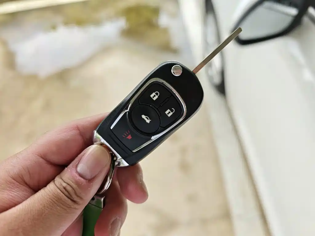 Photo 12 - Buick Verano