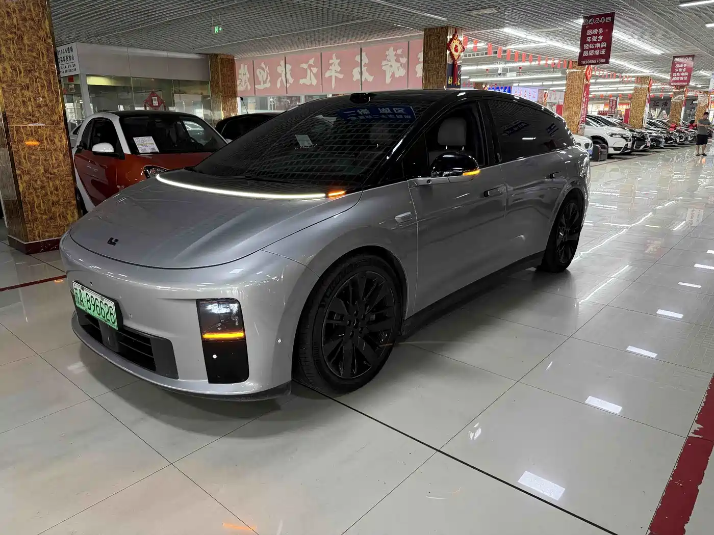 Фото 2 - Li Auto i6