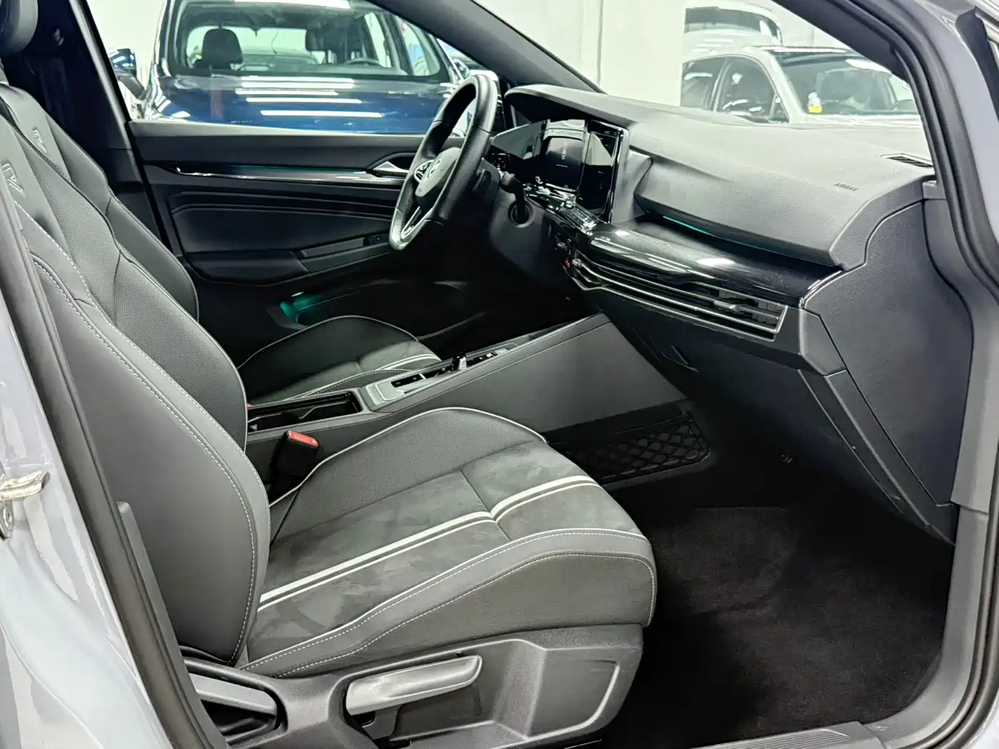 Volkswagen Golf 2021 280TSI DSG R-Line фото 18