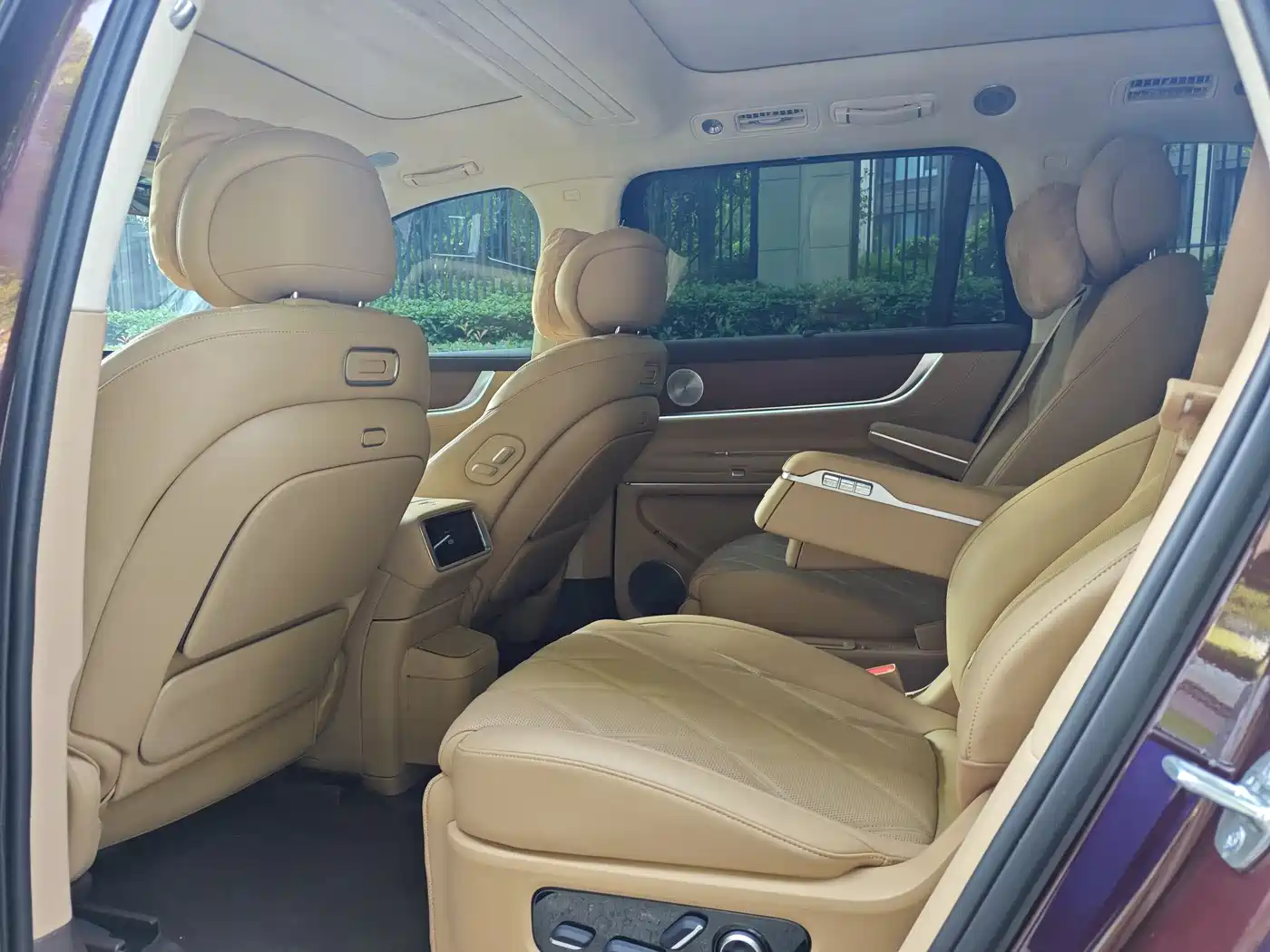 AITO Wenjie AITO M9 2025 Extended Range Ultra 52kWh 6-Seater фото 7