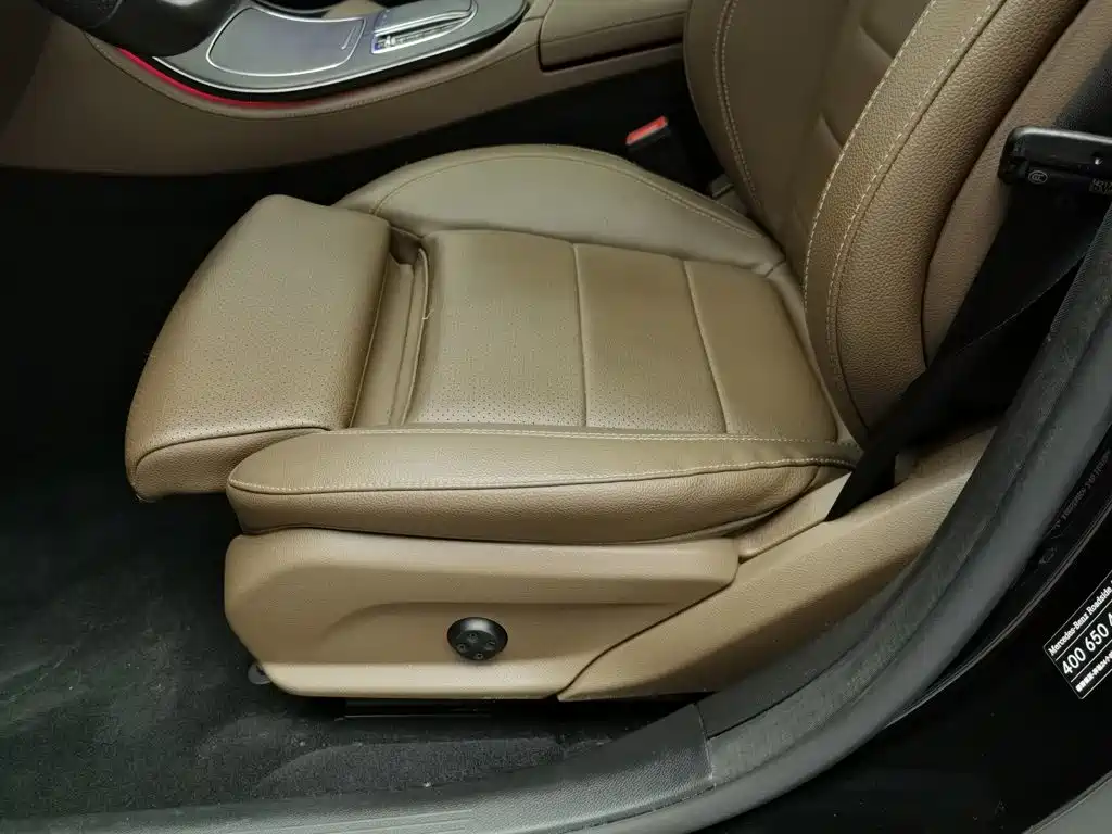 Фото 20 - Mercedes-Benz E-Class