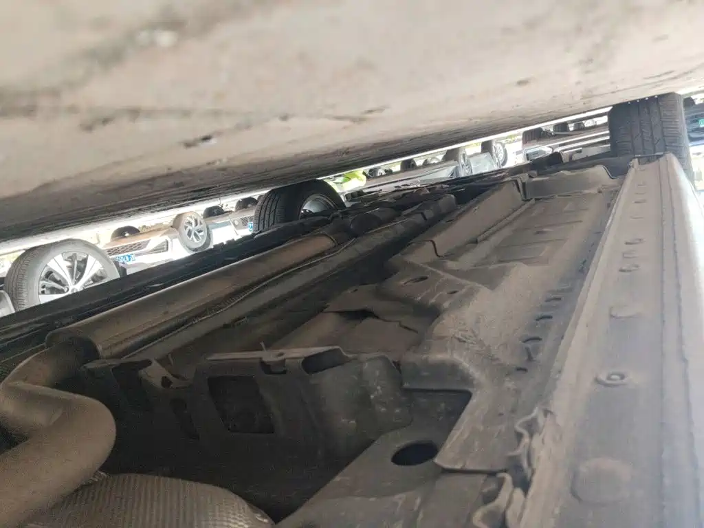 Roewe 950 2015 2012 2.0L Comfort Edition