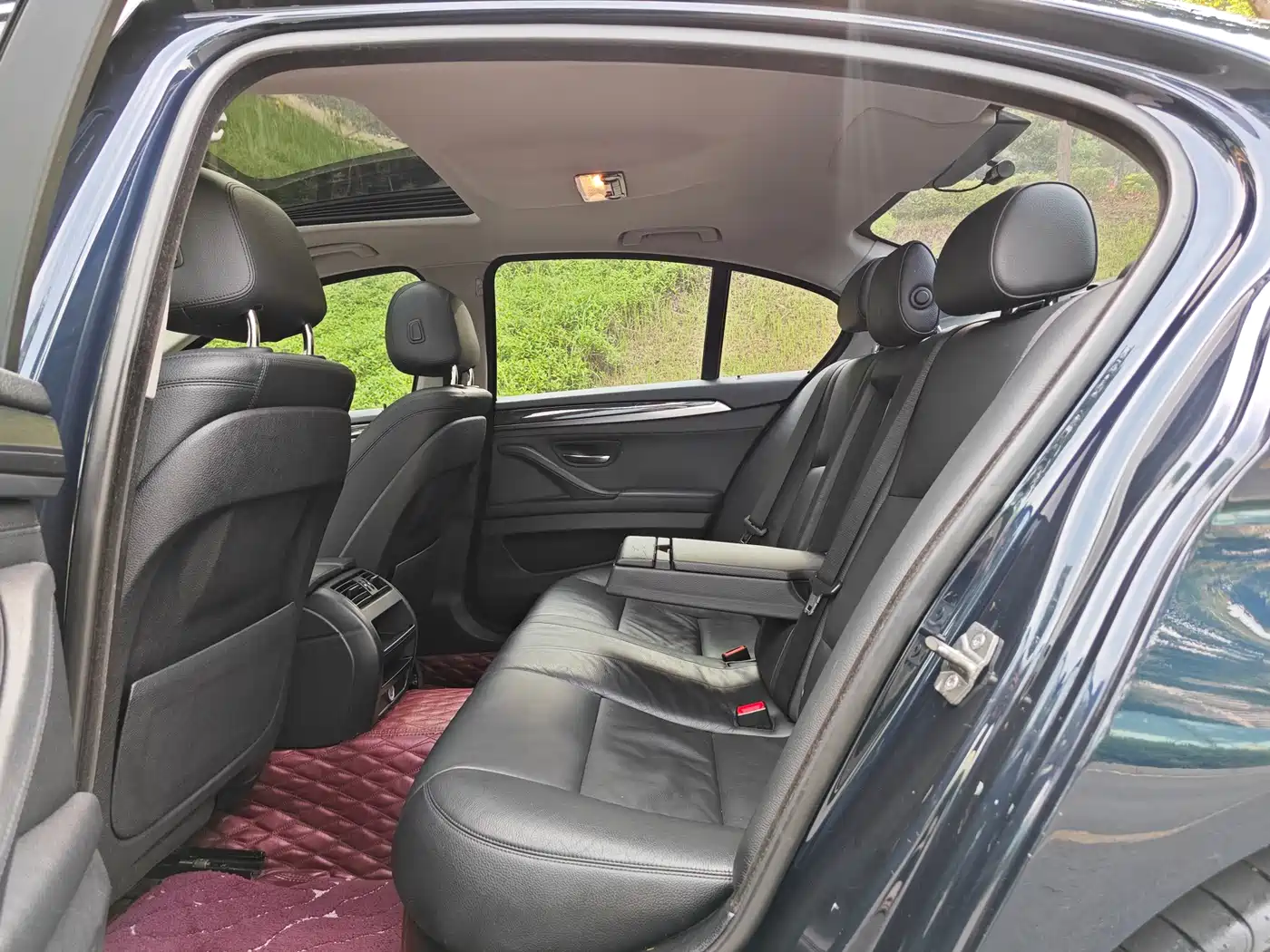 BMW 5 Series (Import) 2014 520i Classic фото 13