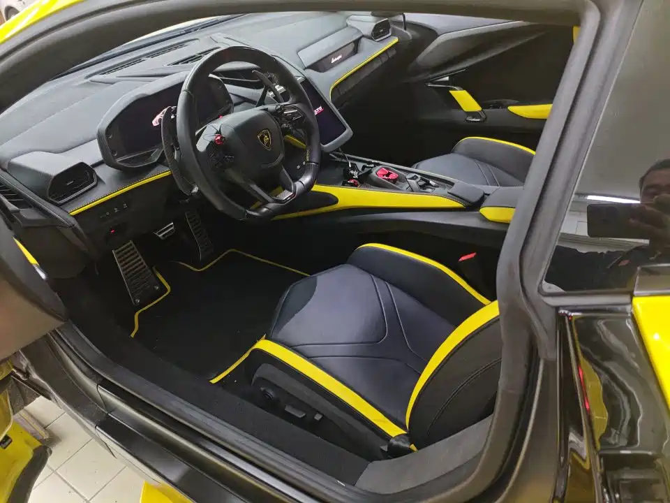 Lamborghini Revuelto 2025 2023 6.5L PHEV Standard