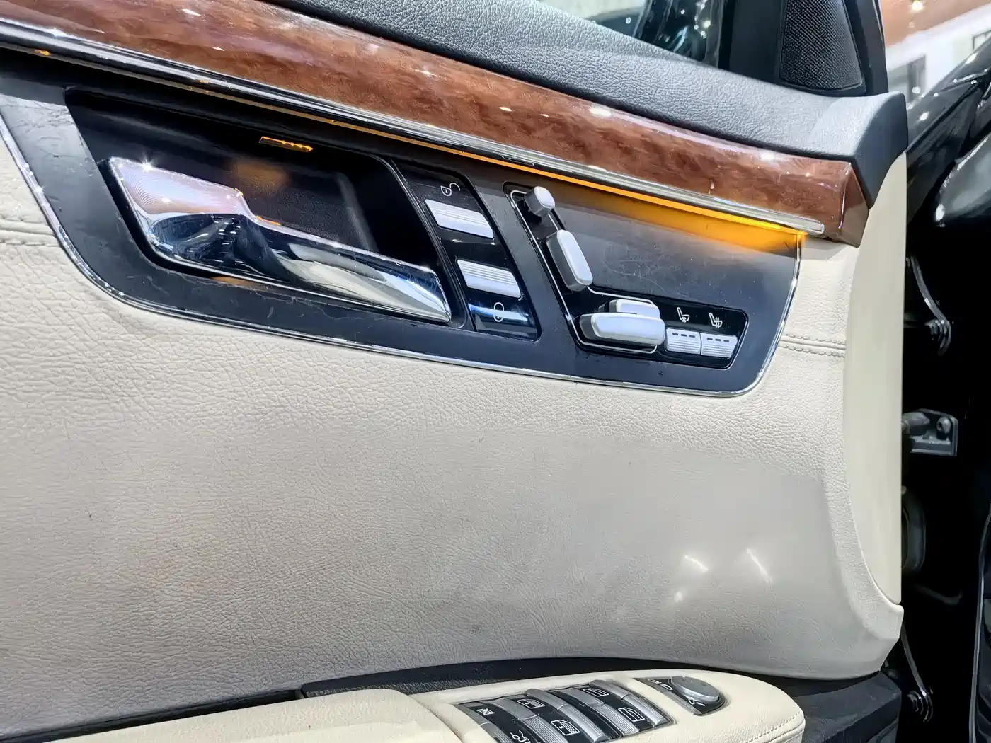Mercedes-Benz S-Class фото 16