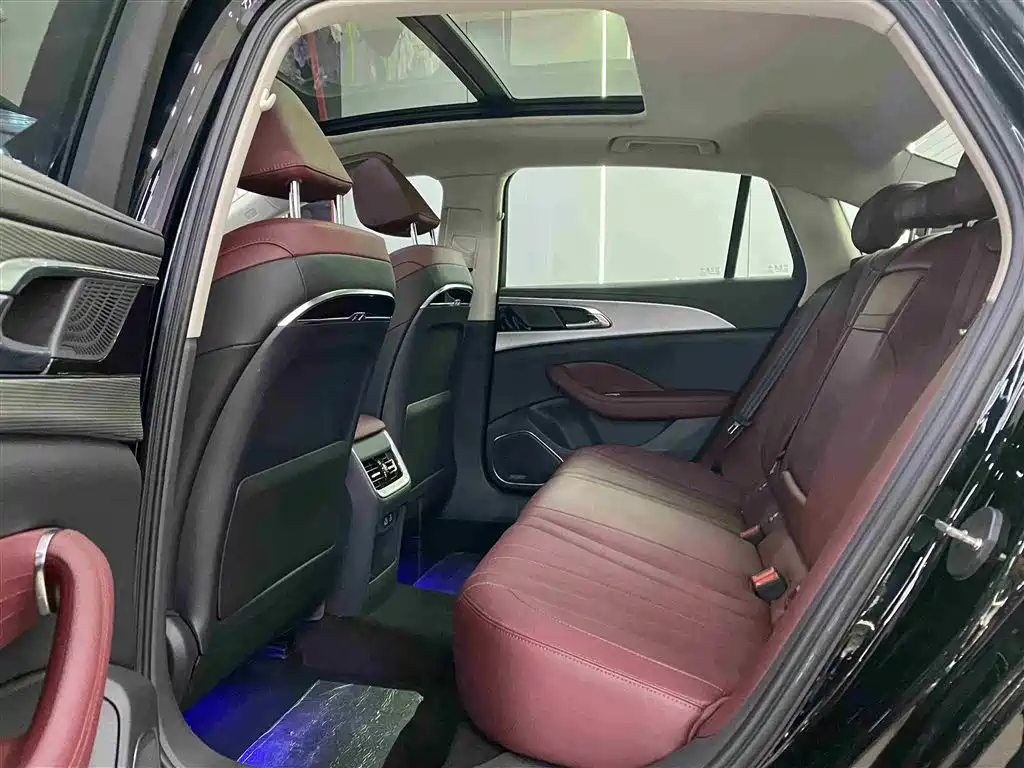 Hongqi H5 2024 2.0T Automatic Smart Connect Flag Enjoy Edition фото 8