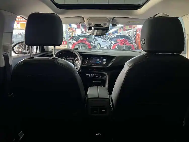 صورة 17 - Buick Envision S