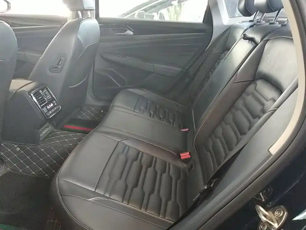 Volkswagen Passat 2019 330TSI Elite Version China VI фото 17