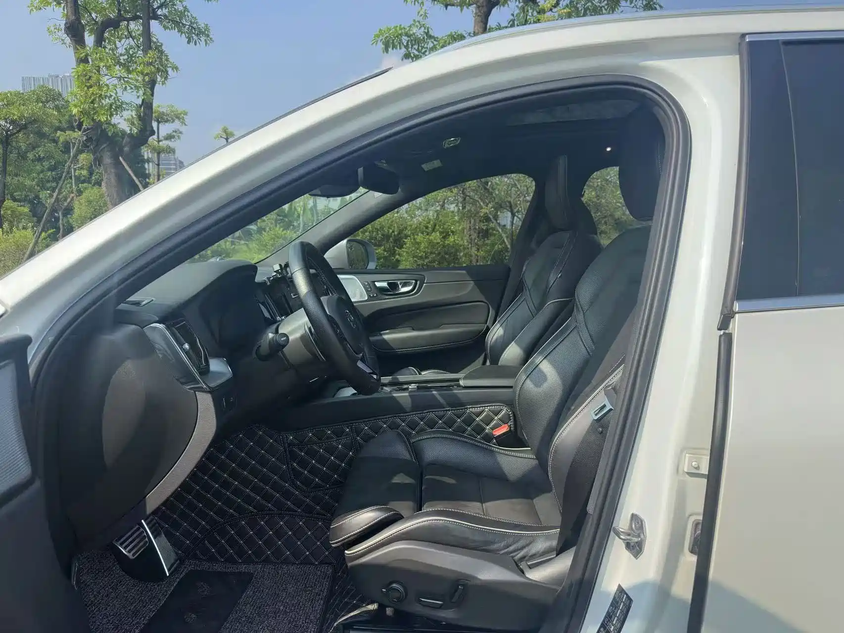 Фото 4 - Volvo XC60