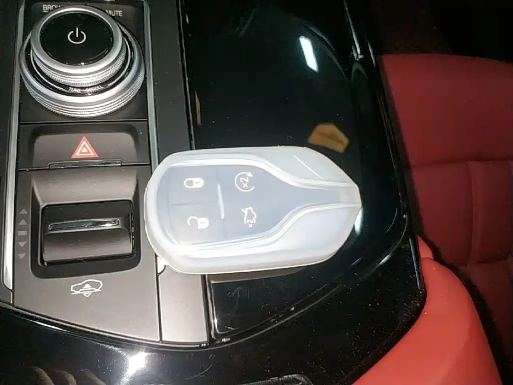 Photo 9 - Maserati Levante