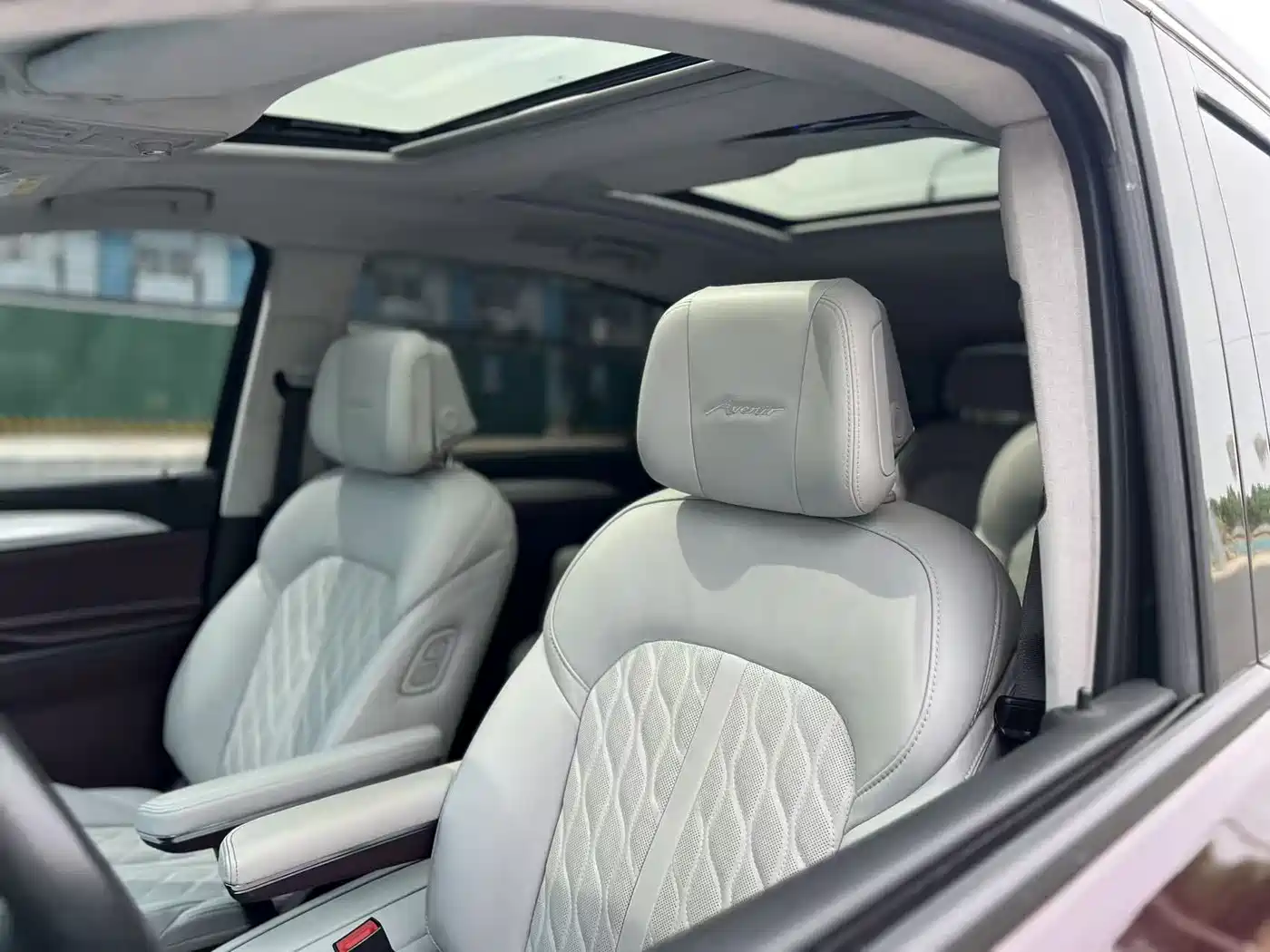 Buick GL8 2023 Avenir 6-Seater Executive Edition фото 27
