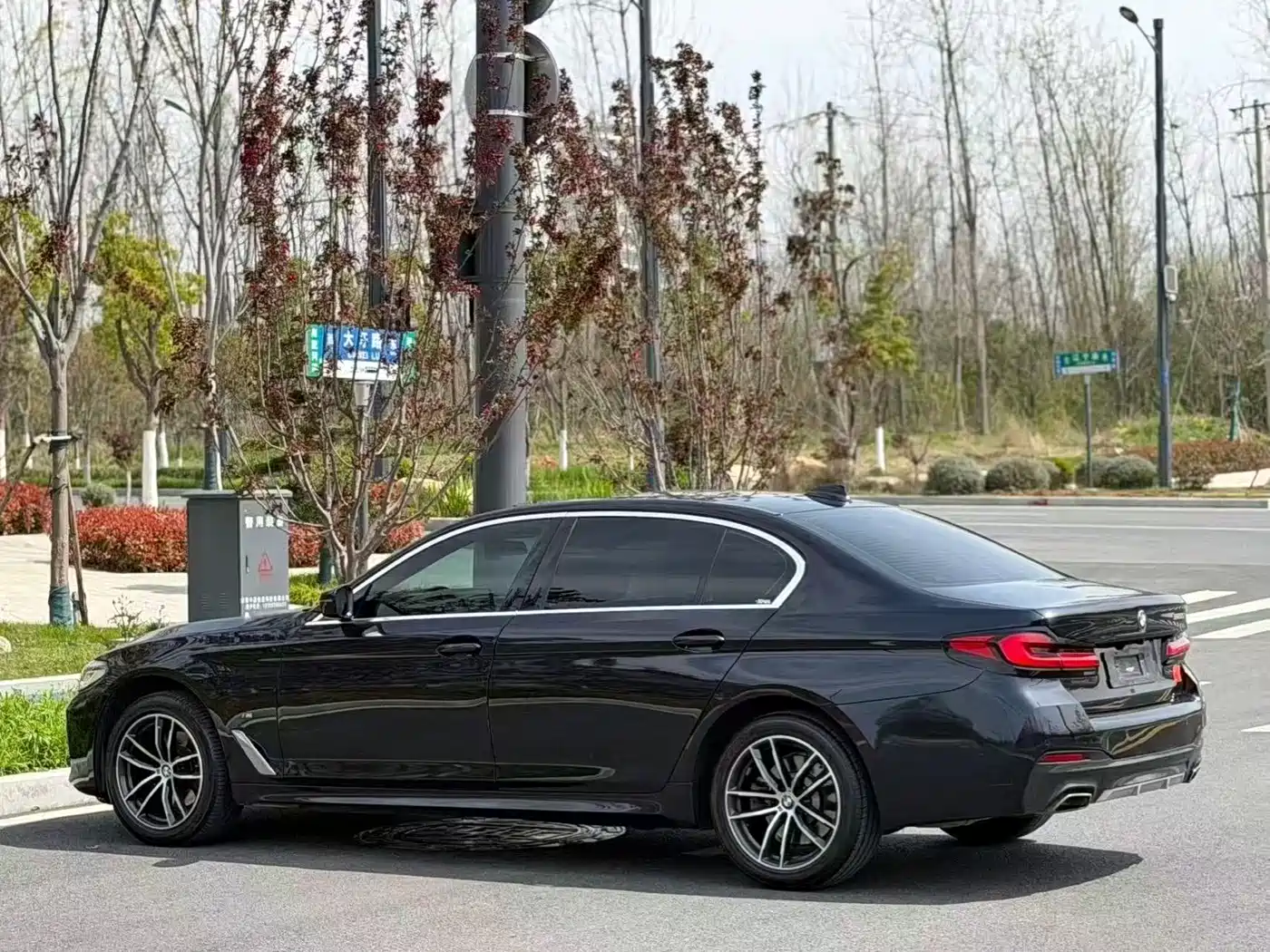 BMW 5 Series 2022 525Li M Sport Package фото 7