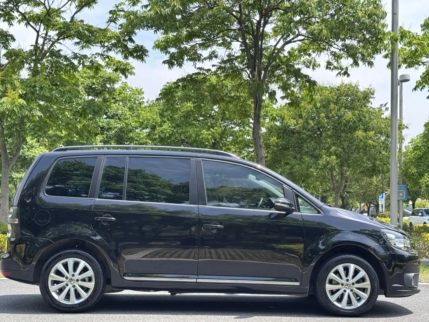 Volkswagen Touran 2013 1.4T DSG Brilliant Edition 5-seater фото 24