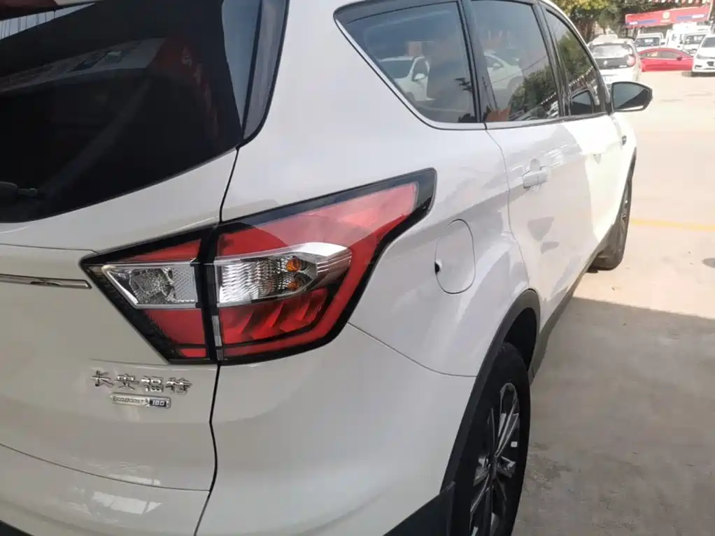 Ford Kuga 2020 2019 EcoBoost 180 2WD Platinum Wing Edition China VI